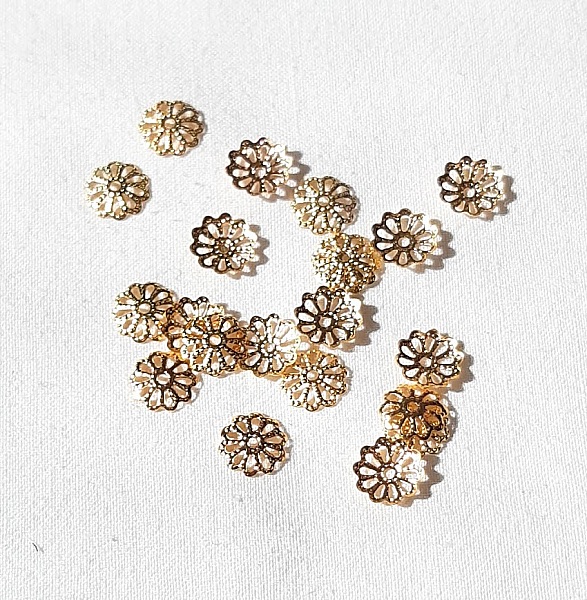 Appr&ecirc;ts bijoux: 20 coupelles l&eacute;g&egrave;res dor&eacute;es 9mm