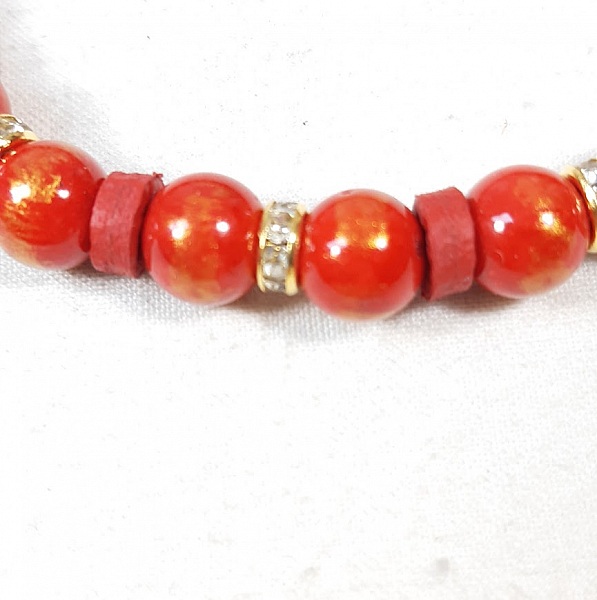 Bracelet rouge, pierres naturelles et cuir