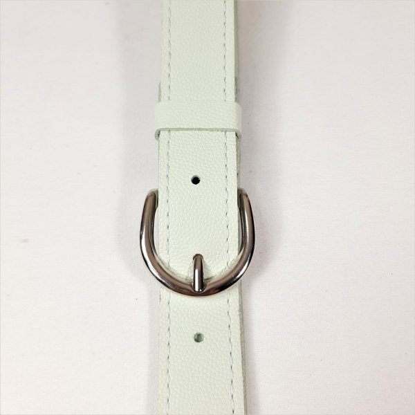 Ceinture pour Elle, cuir de vachette grain&eacute; tannage min&eacute;ral coloris vert p&acirc;le