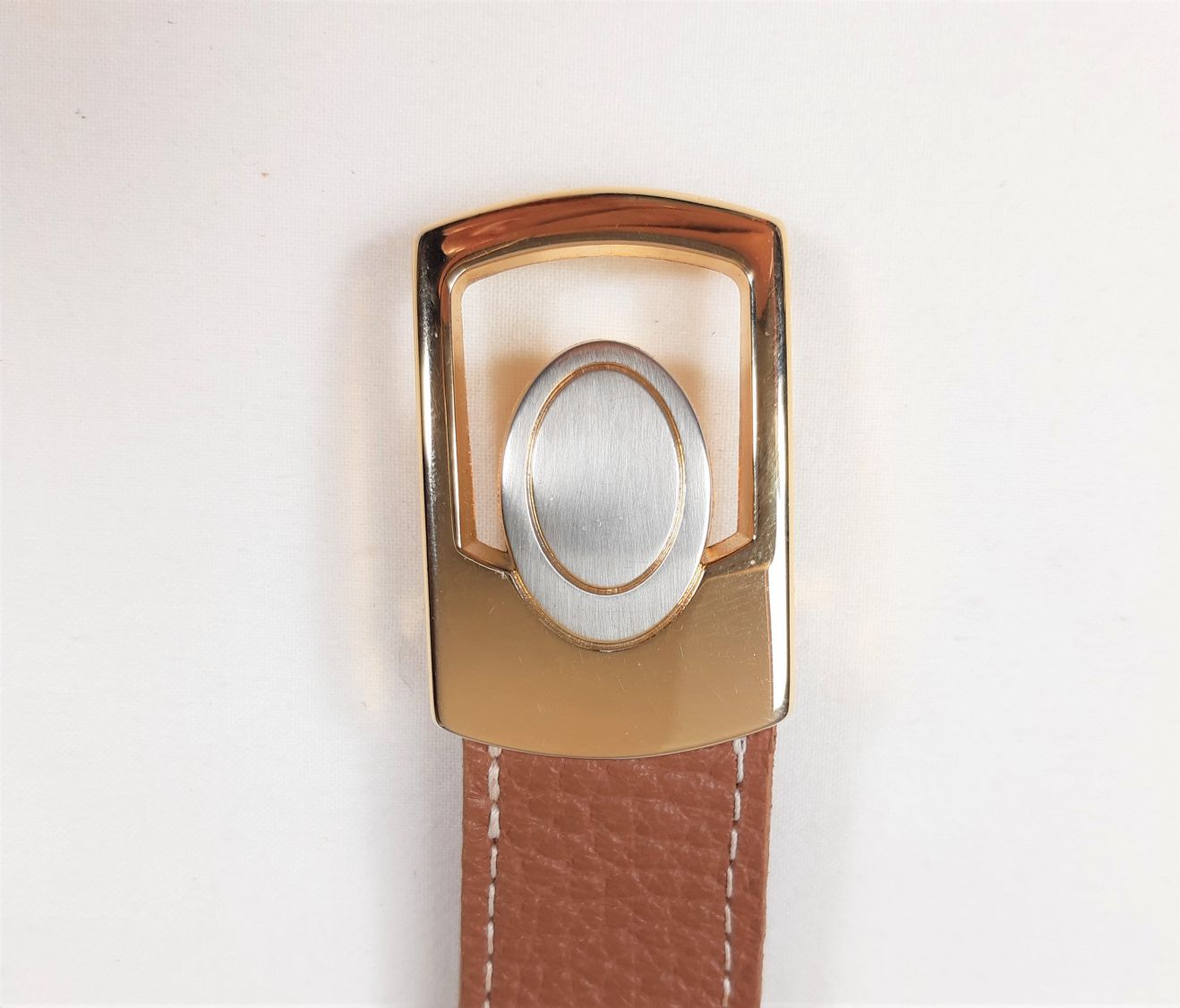 Ceinture pour Elle, cuir de vachette grainé tannage minéral coloris marron .