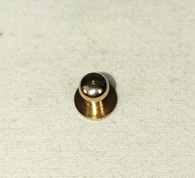 Fermoir m&eacute;tal pour article en cuir : Boutons de col dor&eacute;s