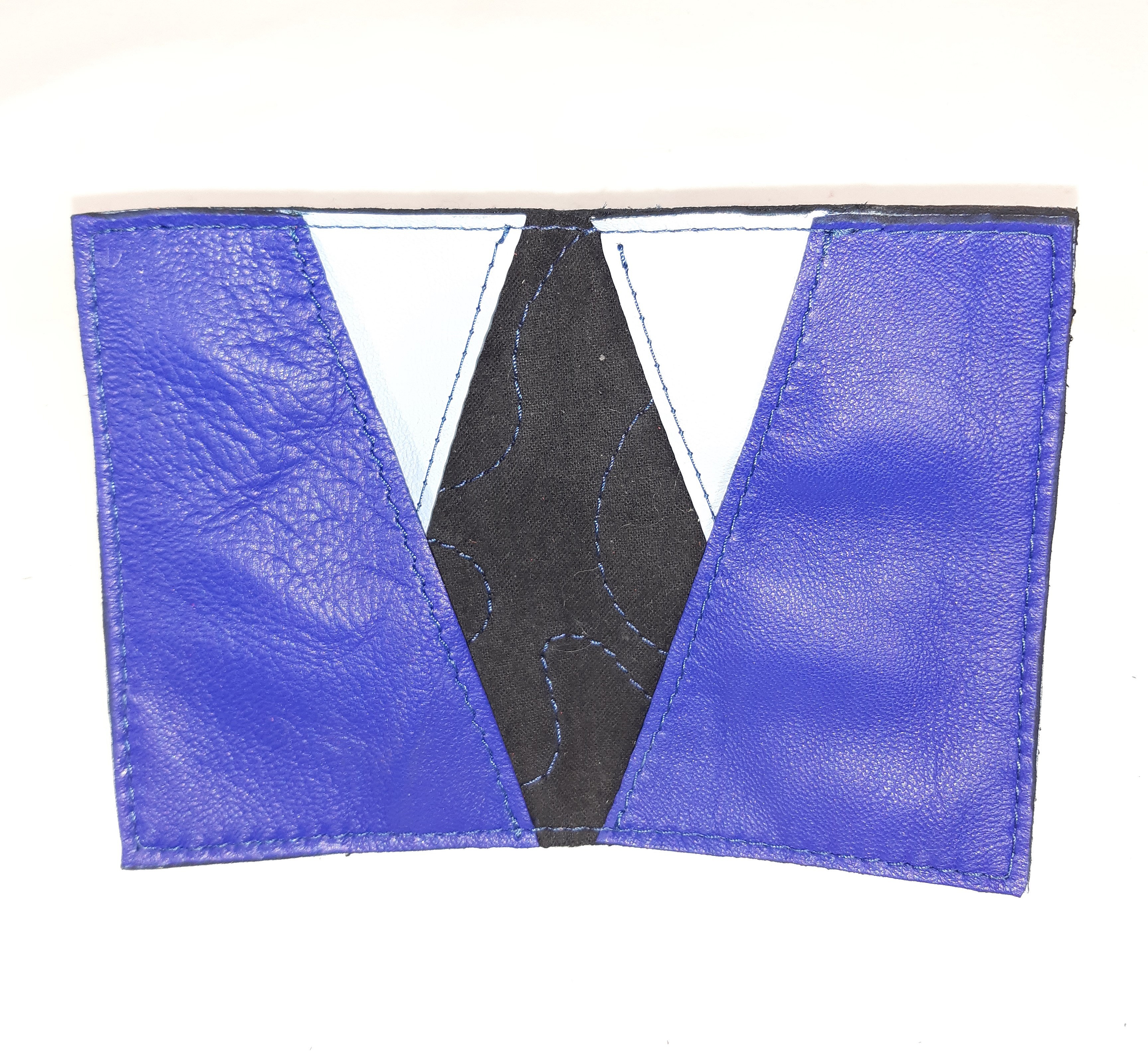 Porte-cartes en cuir bleu marine l&eacute;g&egrave;rement brillant