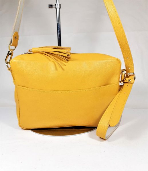 Borsa in pelle pieno fiore con cerniera gialla.