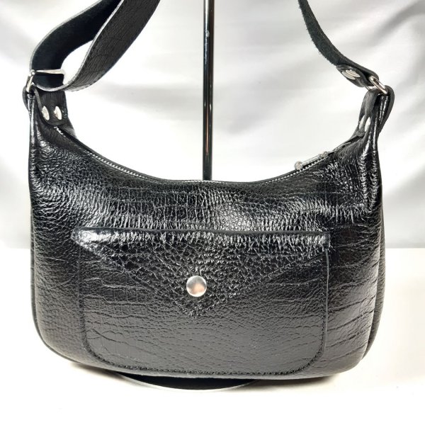 Sac demi lune zipp&eacute; cuir de vachette noir