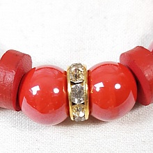 Bracelet &eacute;lastique rouge, cuir et porcelaine